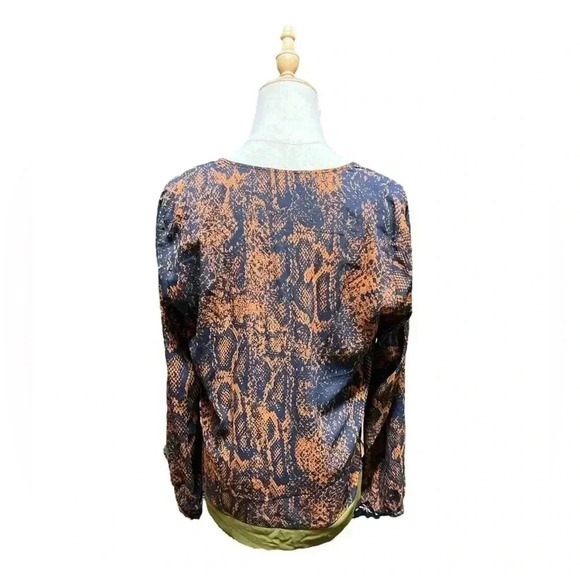 Cabi Python Print Border Wrap Blouse Navy Rust Olive Snakeskin Top Size S - Picture 3 of 6